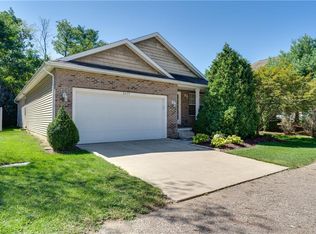3208 Foxford Ct, Akron, OH 44312