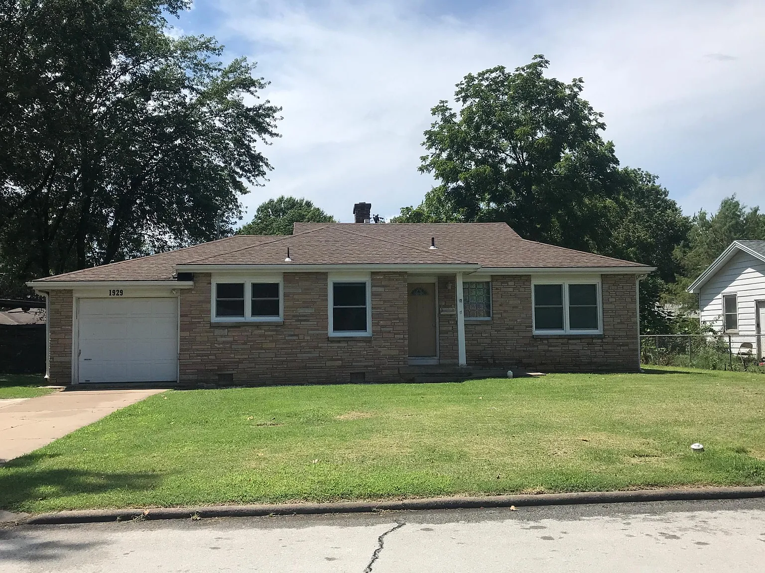 S Fairway Ave, Springfield — Photo 1