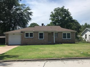 1929 S Fairway Ave, Springfield, MO 65804