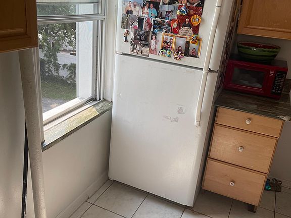 2nd image of 276 Hollywood Ave Floor 2