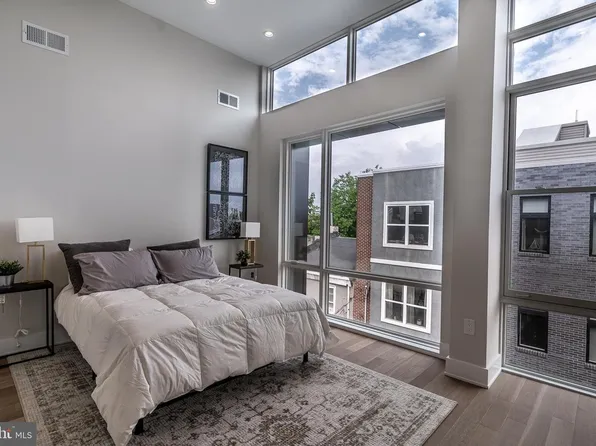 1227 N Leithgow St, Philadelphia, PA 19122