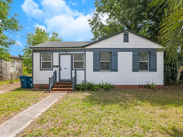 944 BUNKER HILL Boulevard, Jacksonville, FL 32208