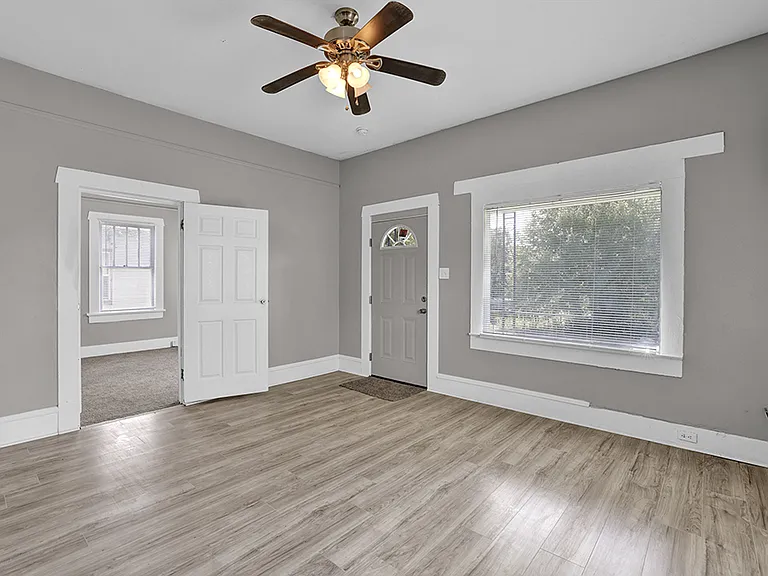 2221 Gurnee Ave — Photo 3