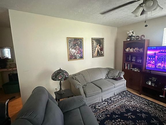 3rd image of 1005 Lisa St