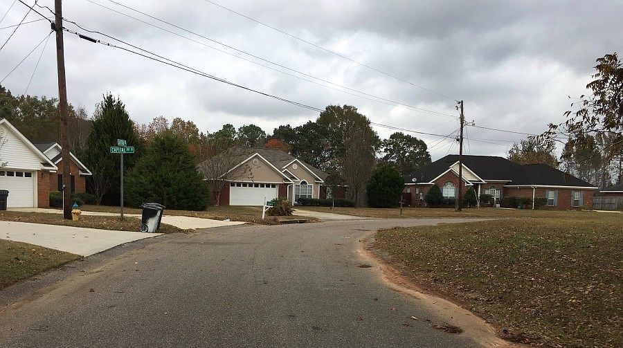 2nd image of 2335 Capital Dr