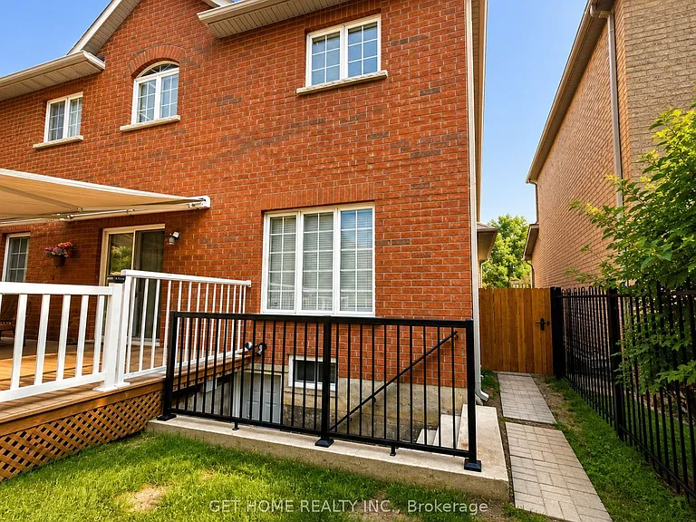 18 Dewsbury Way #BASEMENT — Photo 2