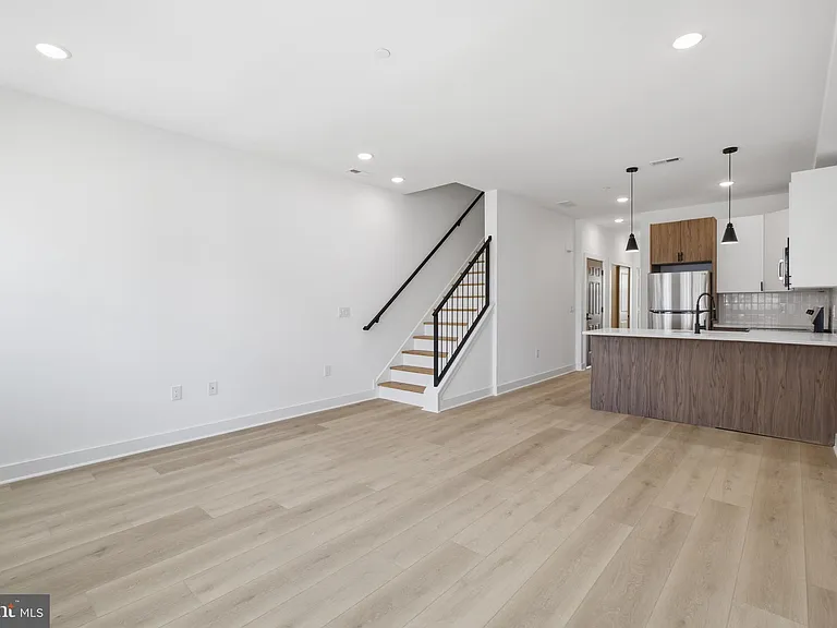 2237 N 16th St #2 — Photo 8