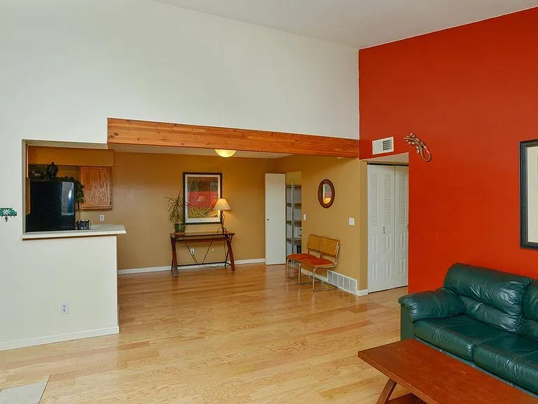 427 Wright St #302 — Photo 5