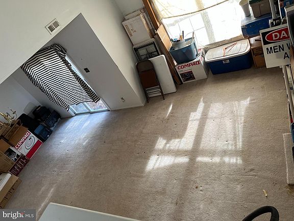 5th image of 19 Adams Ave