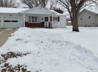 3727 Loralin Dr, Waterloo, IA 50701