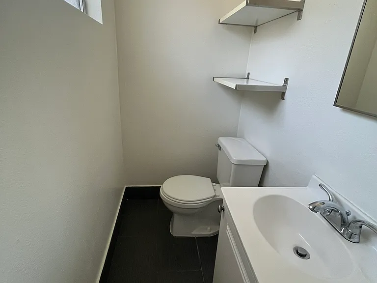 4520 Colbath Ave #9 — Photo 10