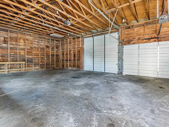 3rd image of 303 E McKinley St