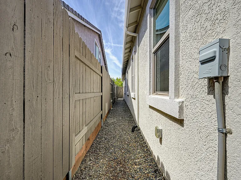 2232 Ranch View Dr — Photo 38