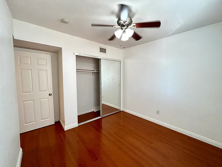 1039 Mount Olive Dr — Photo 8