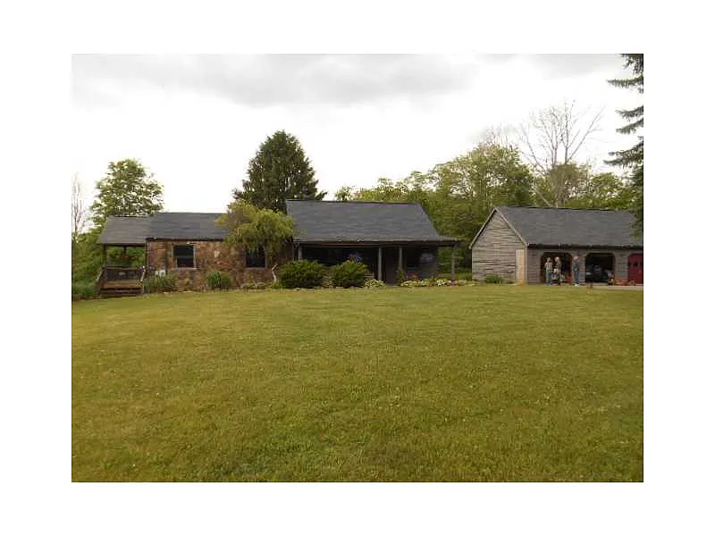 2433 Henry Rd photo 1