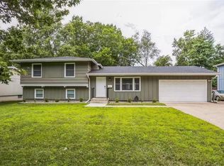 9010 Eby Dr, Overland Park, KS 66212