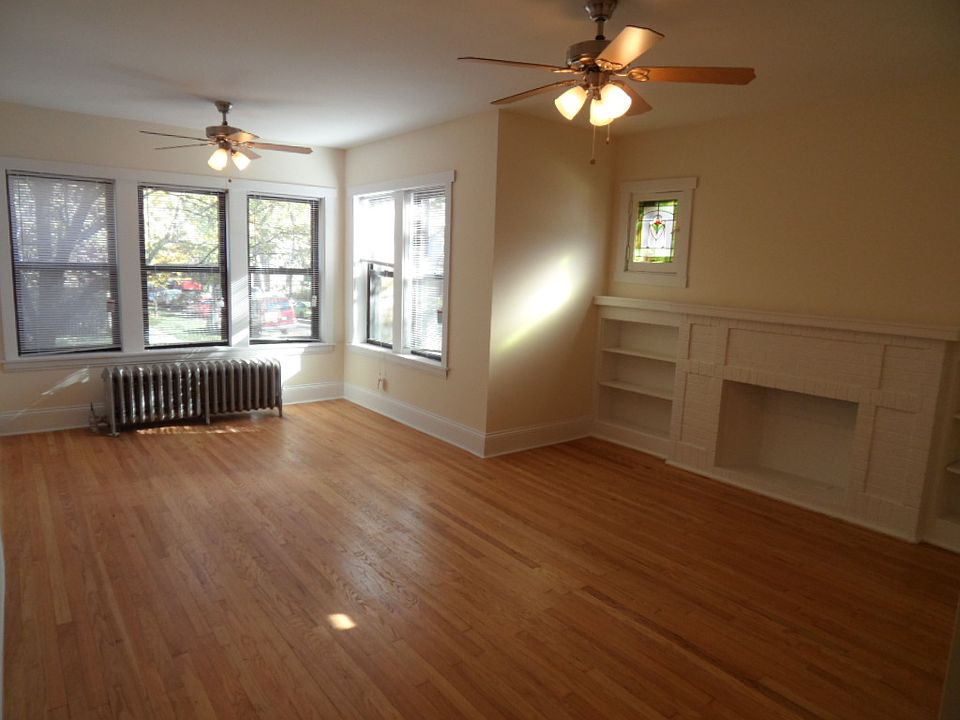1st image of 4900 N Monticello Ave APT 1