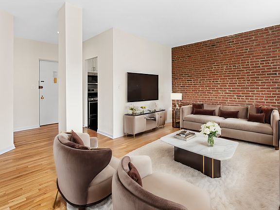4th image of 201 E 12th St APT 212