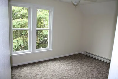 3 bed, 1.0 bath, 580 sqft, $1,150 — Photo 10