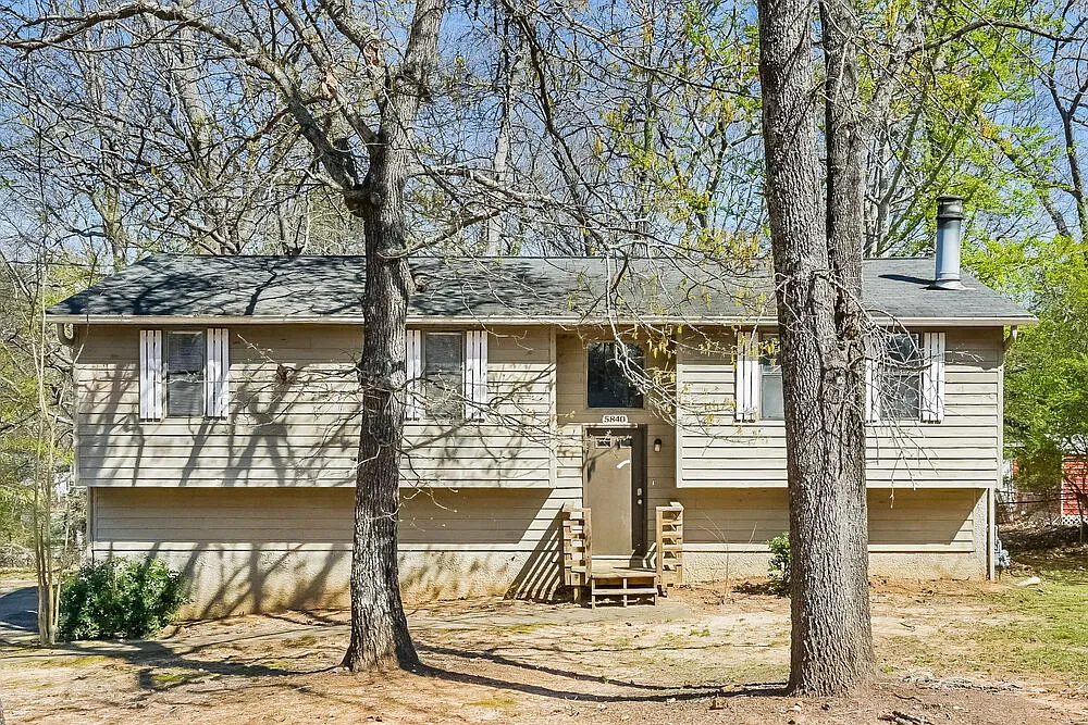 3 bed, 2.0 bath, 1276 sqft, $1,610 — Photo 1
