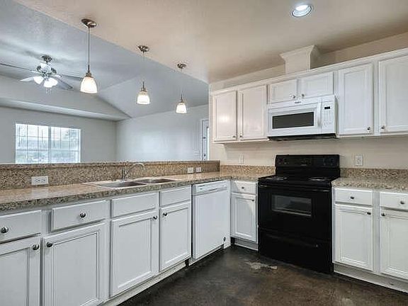 4th image of 106 Castleberry Ct #A