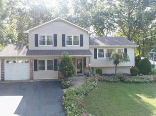 22 Brunswick Dr, Howell, NJ 07731