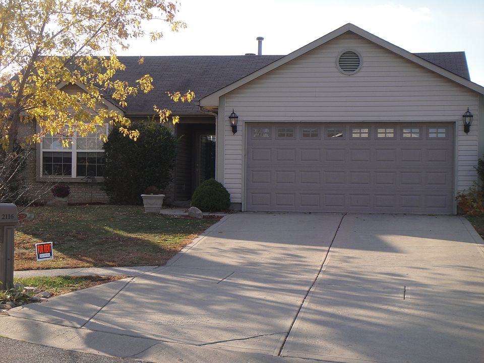 Front of home - Brick and siding
