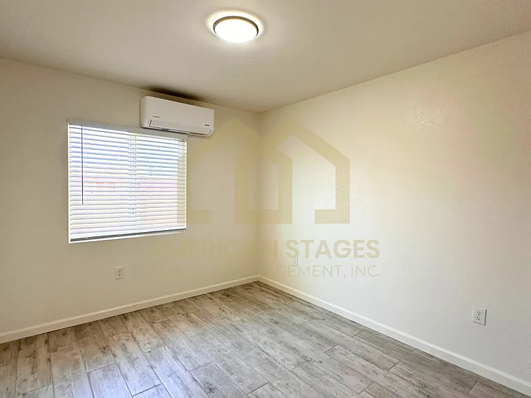 1101 W Oak Ave #A — Photo 4