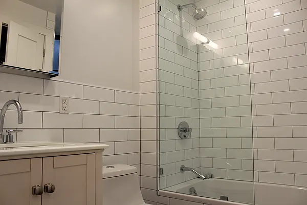 Rented by Vertical Real Estate LLC | media 5