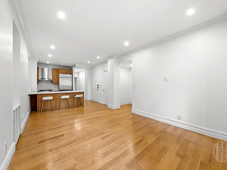 26 E 63rd St #2C — Photo 9