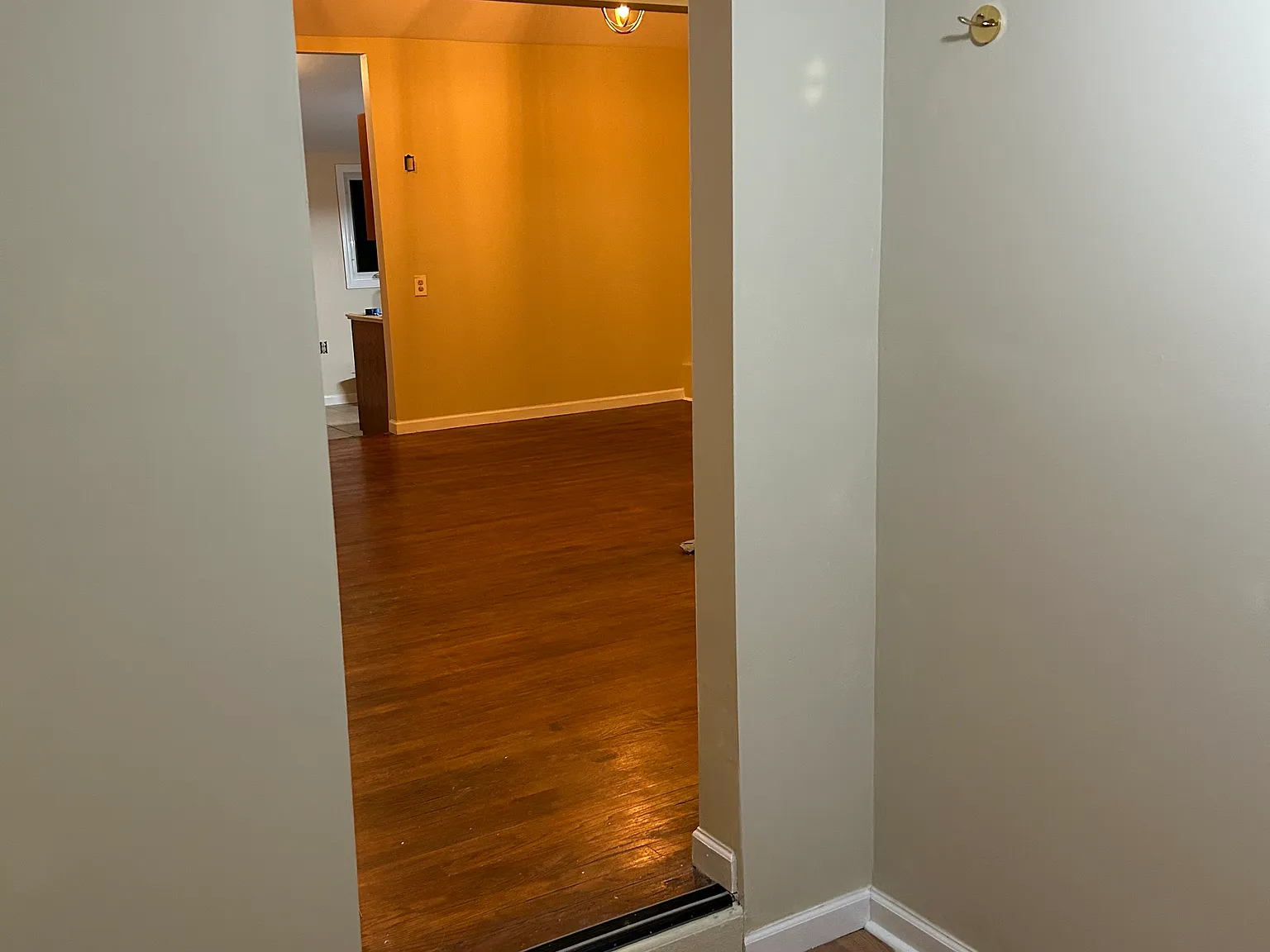 3 bed, 1150 sqft, $2,500 — Photo 4