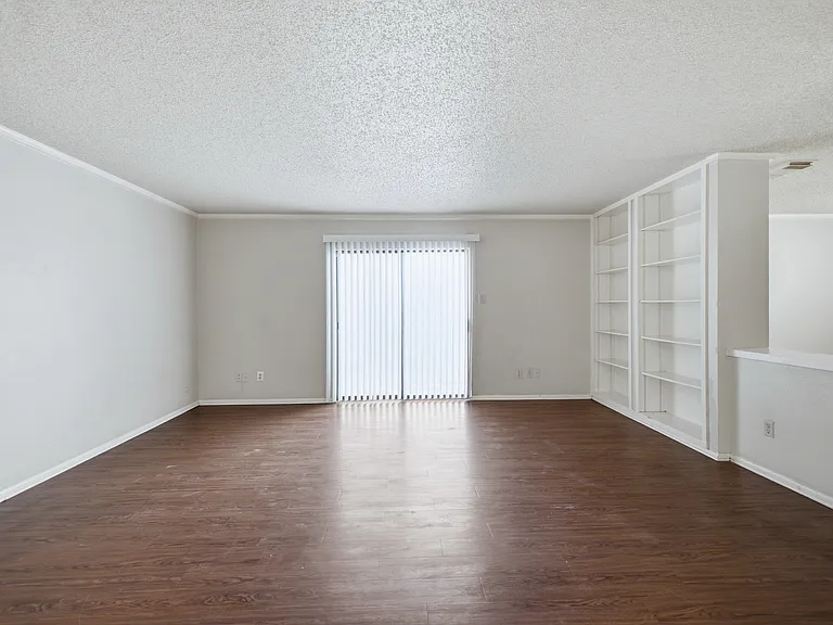 6826 Celes Meadow Dr — Photo 6