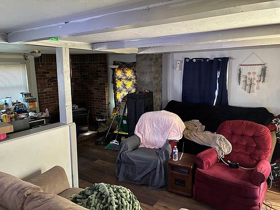 5th image of 129 Commercial St