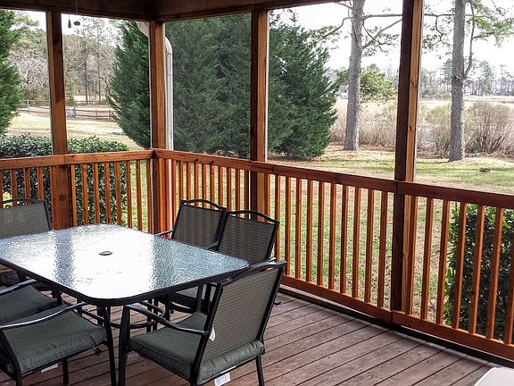Screened in porch