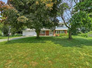 1072 Christy Ln, Webster, NY 14580