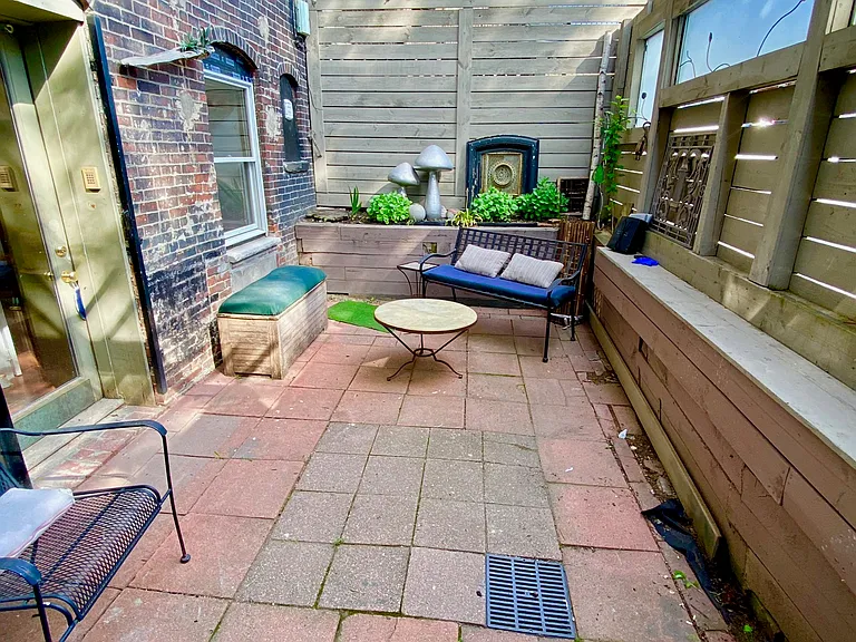 28 Upton St — Photo 22