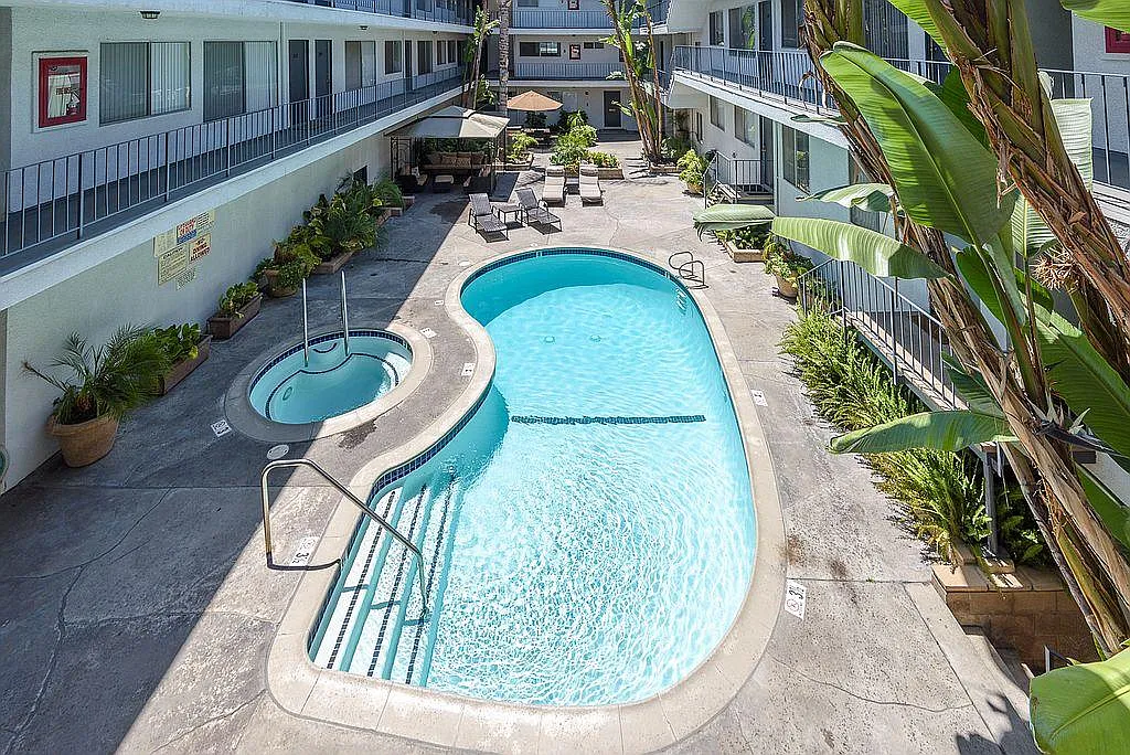 The Grove Apartments — Photo 1