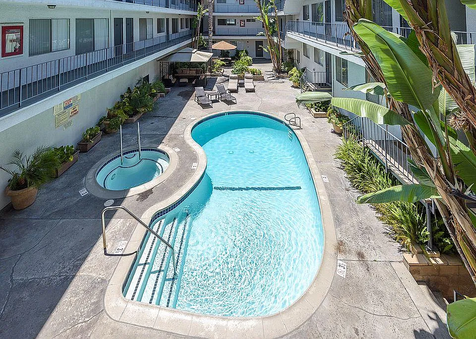 The Grove Apartments