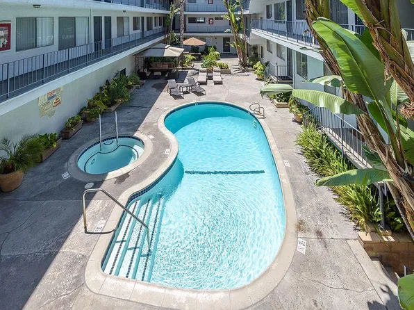 The Grove Apartments