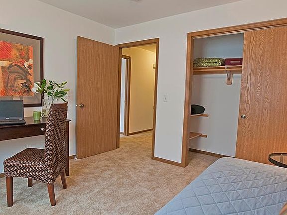 5th image of 3114 56th Ave Unit 102