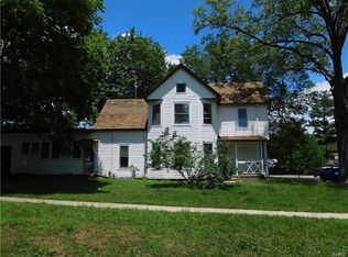 723 Saint John St, Greenville, IL