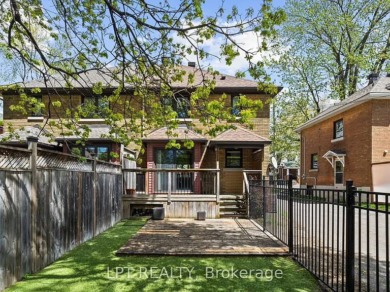 126 Blackburn Ave — Photo 35