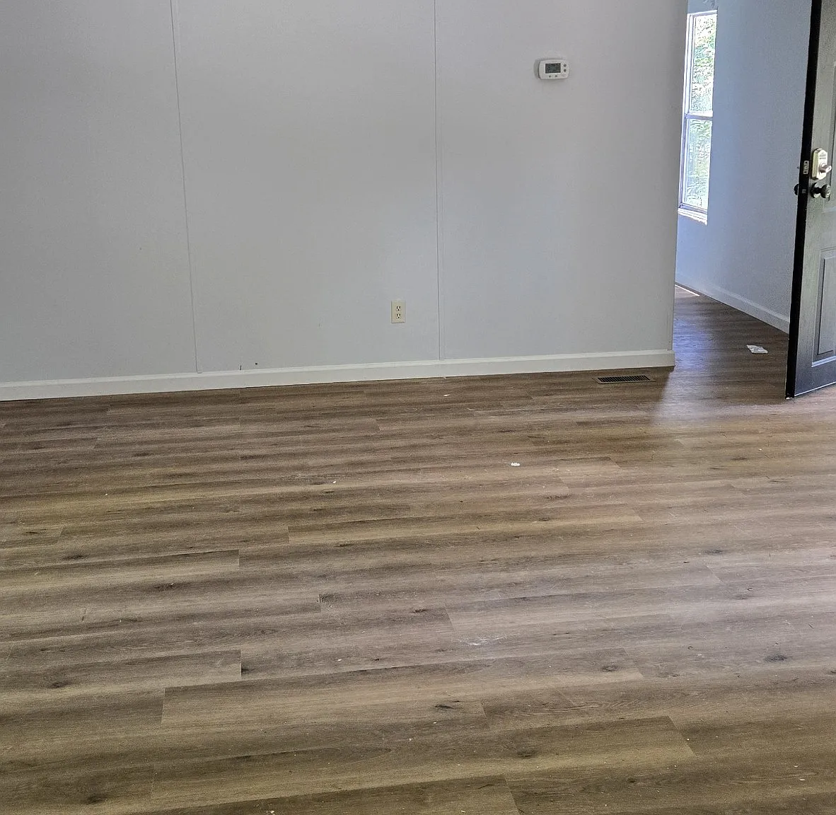 3 bed, 1280 sqft, $1,300 — Photo 2