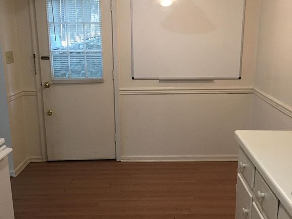 4th image of 1236 Laurel St SE