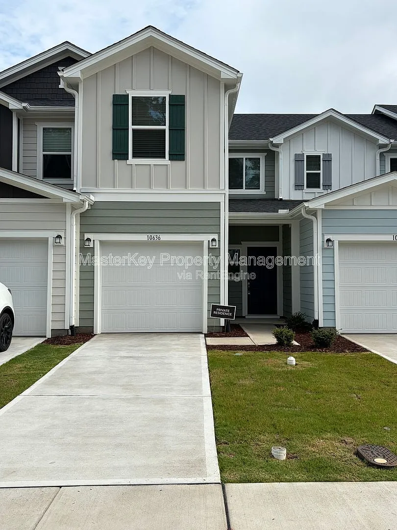 3 bed, 2.5 bath, 1359 sqft, $1,725 — Photo 1