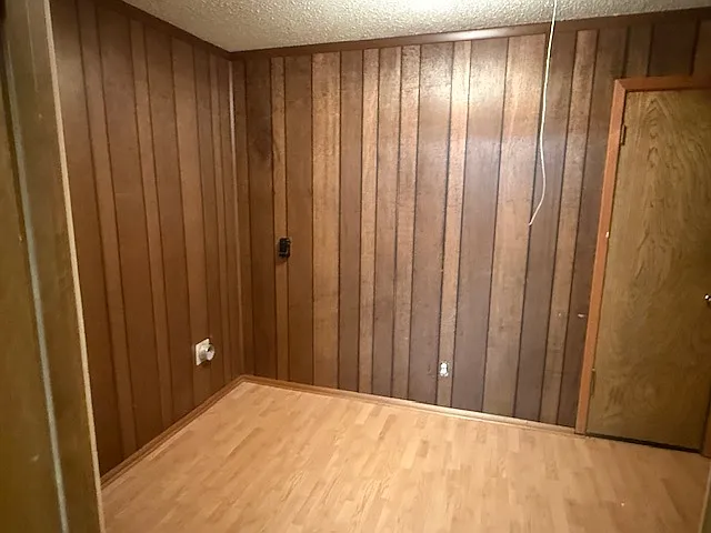 112 N Emberwood Dr — Photo 10