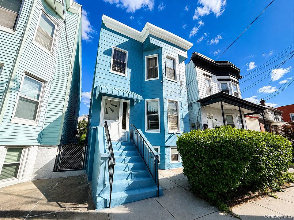 1st image of 2828 Coddington Avenue