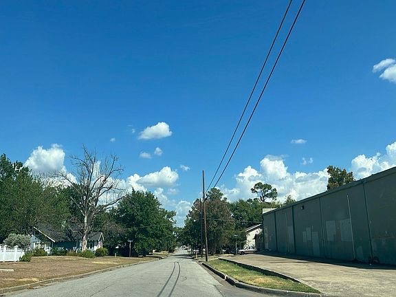 5th image of 607 W Nash St