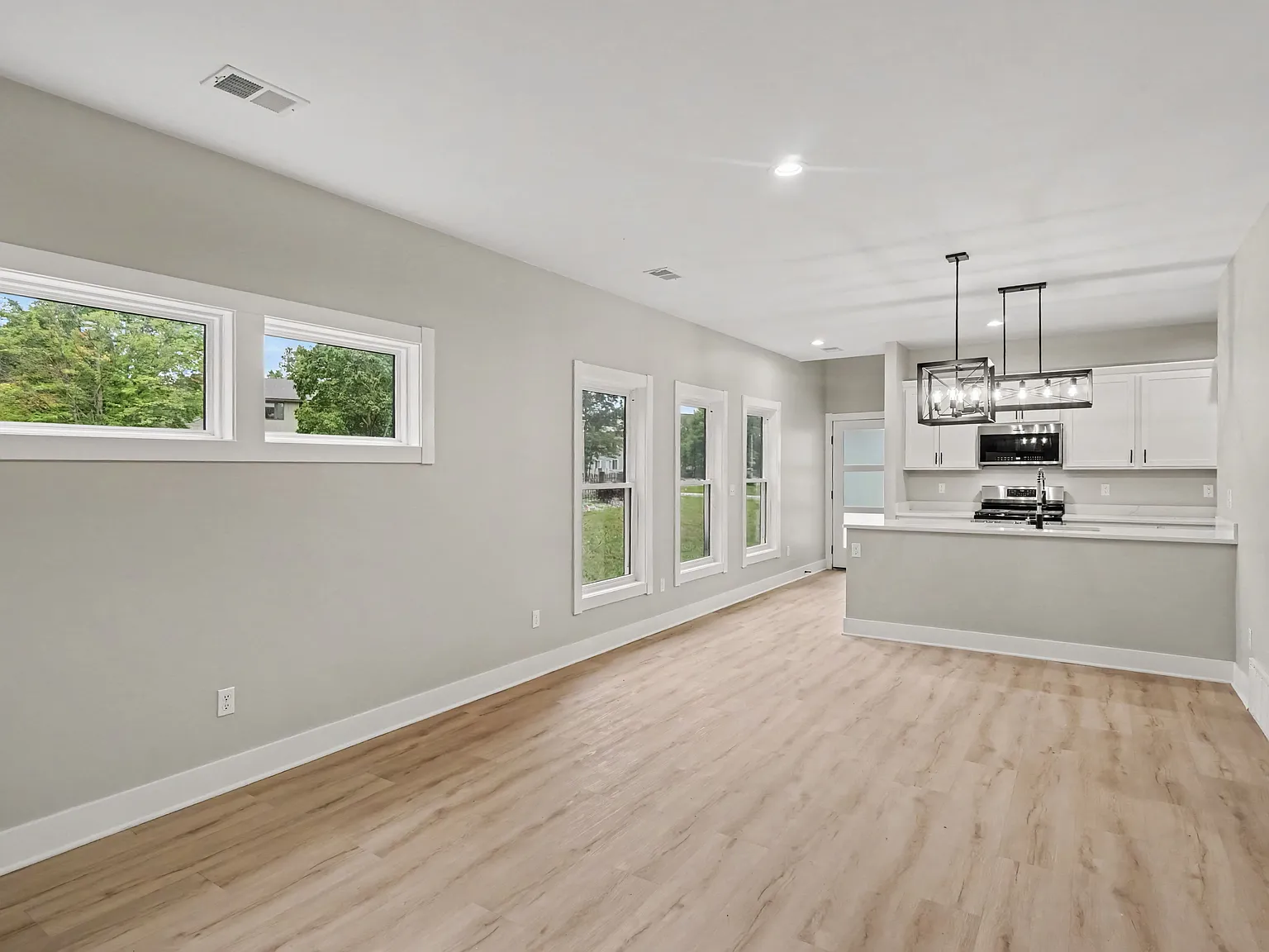 5008 Danbury — Photo 2