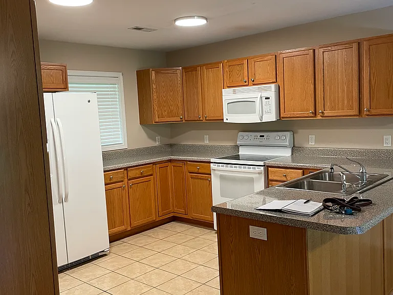 28 Meadow Wood Ct — Photo 9